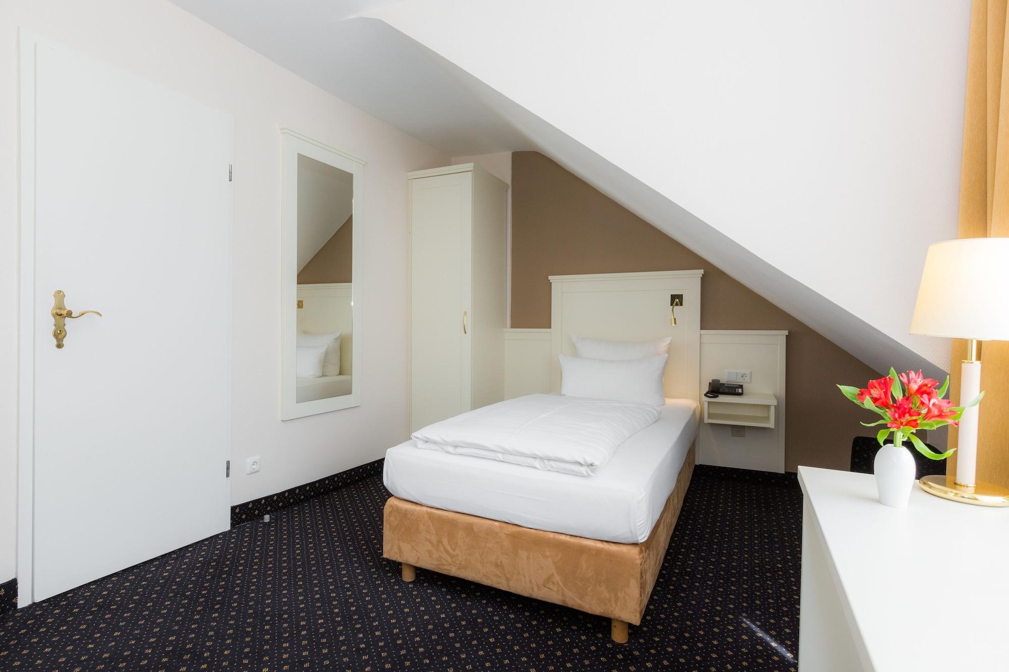 Hotel Fuerst Bismarck Hamburg Exterior photo