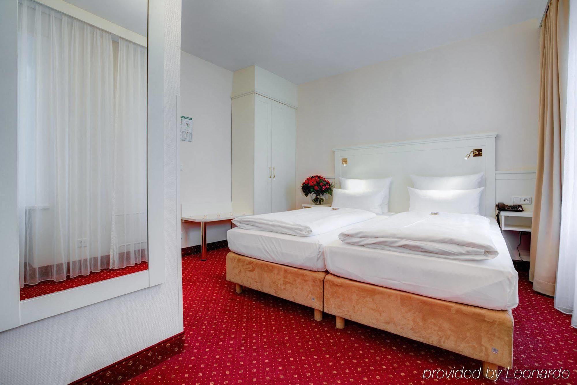 Hotel Fuerst Bismarck Hamburg Room photo