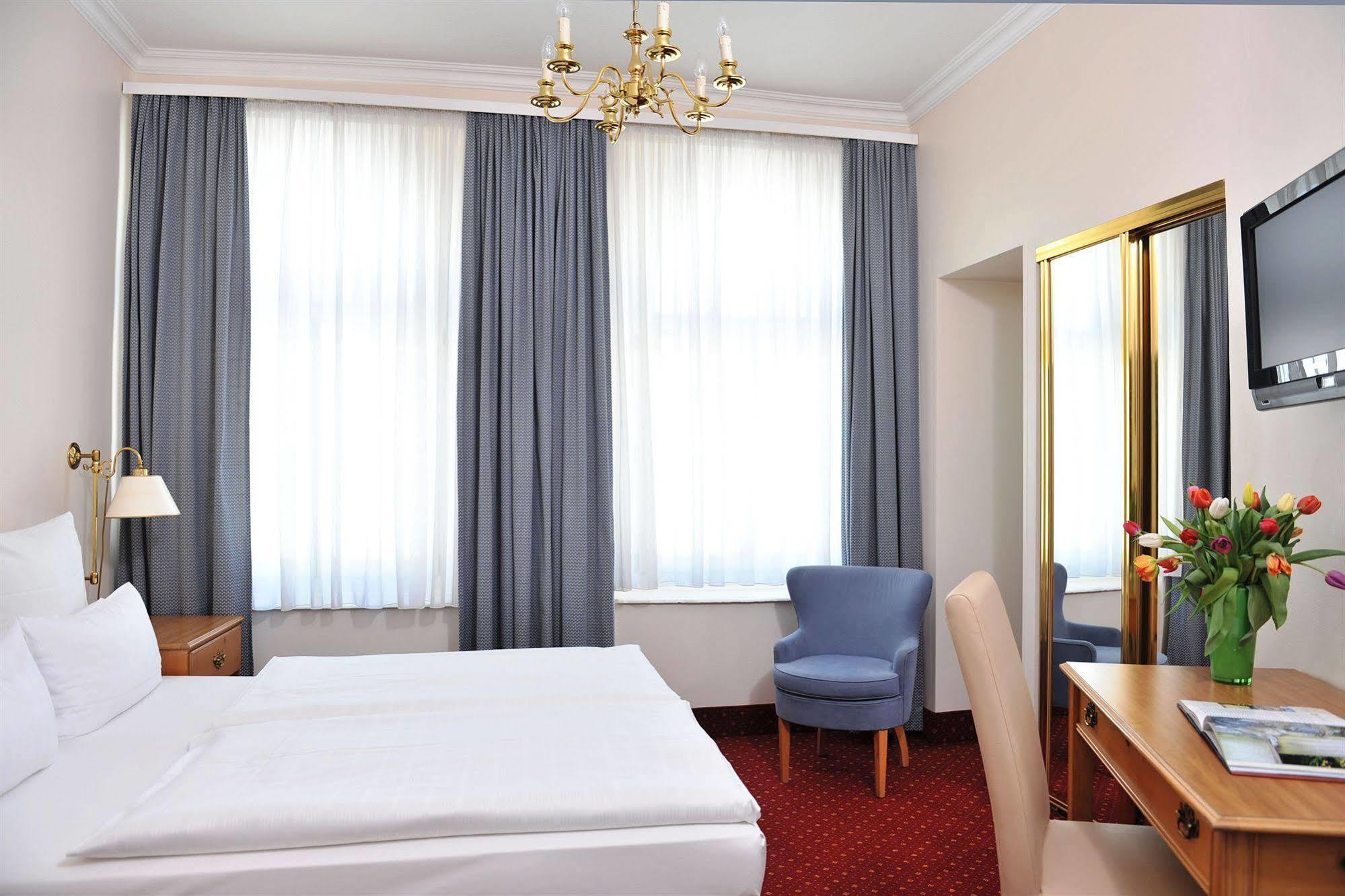 Hotel Fuerst Bismarck Hamburg Exterior photo