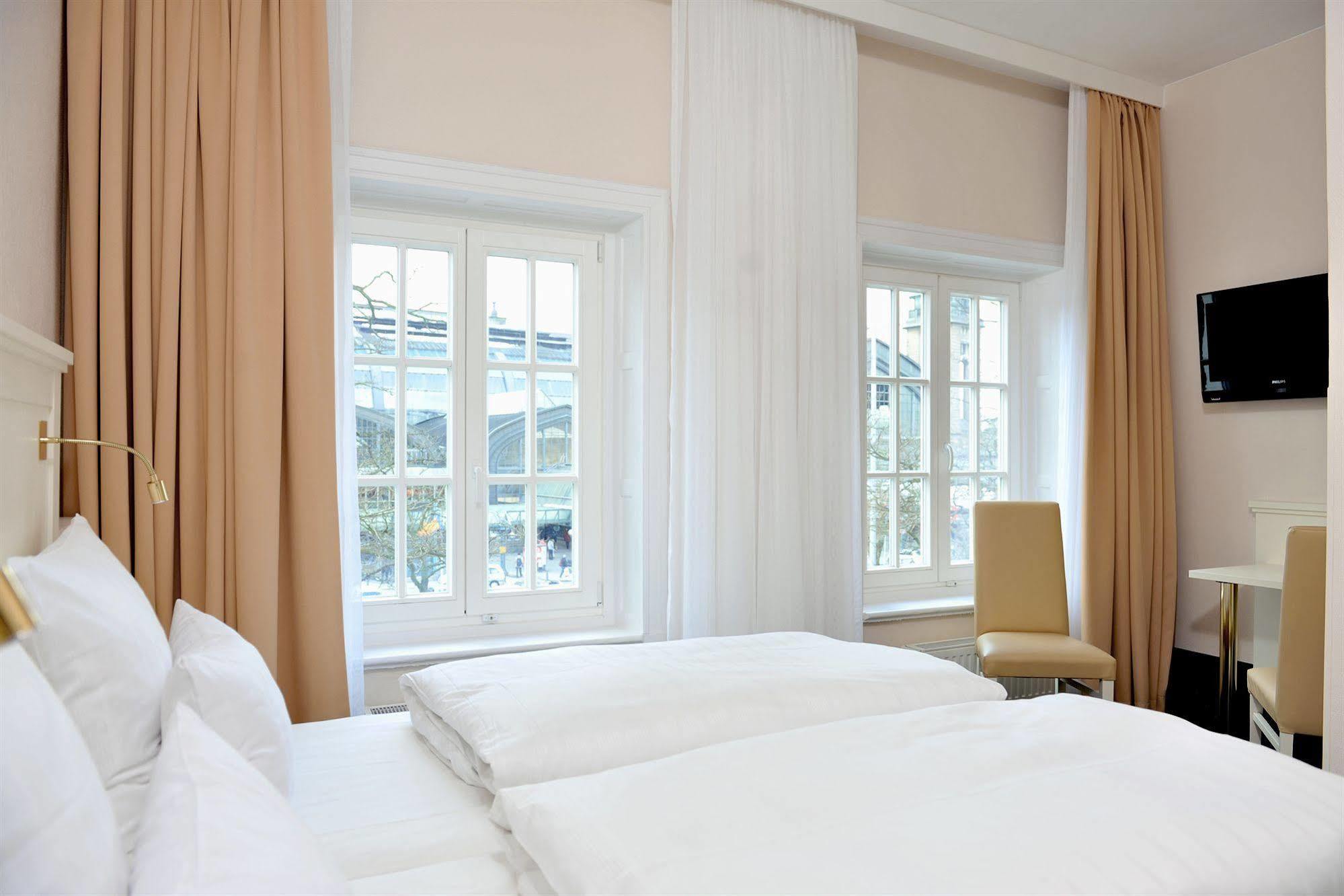 Hotel Fuerst Bismarck Hamburg Exterior photo